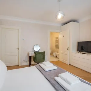 Daire Royal - Centro Brera, Milano